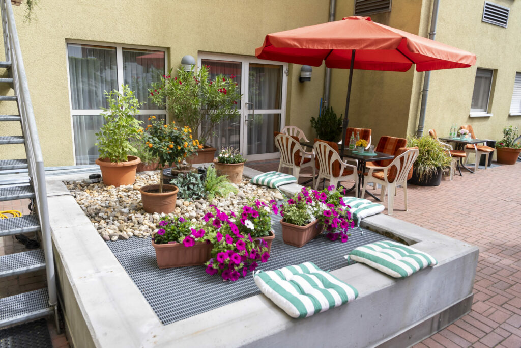 Korian_1030_Hausam Rosengarten_Neuss_2022_Terrasse