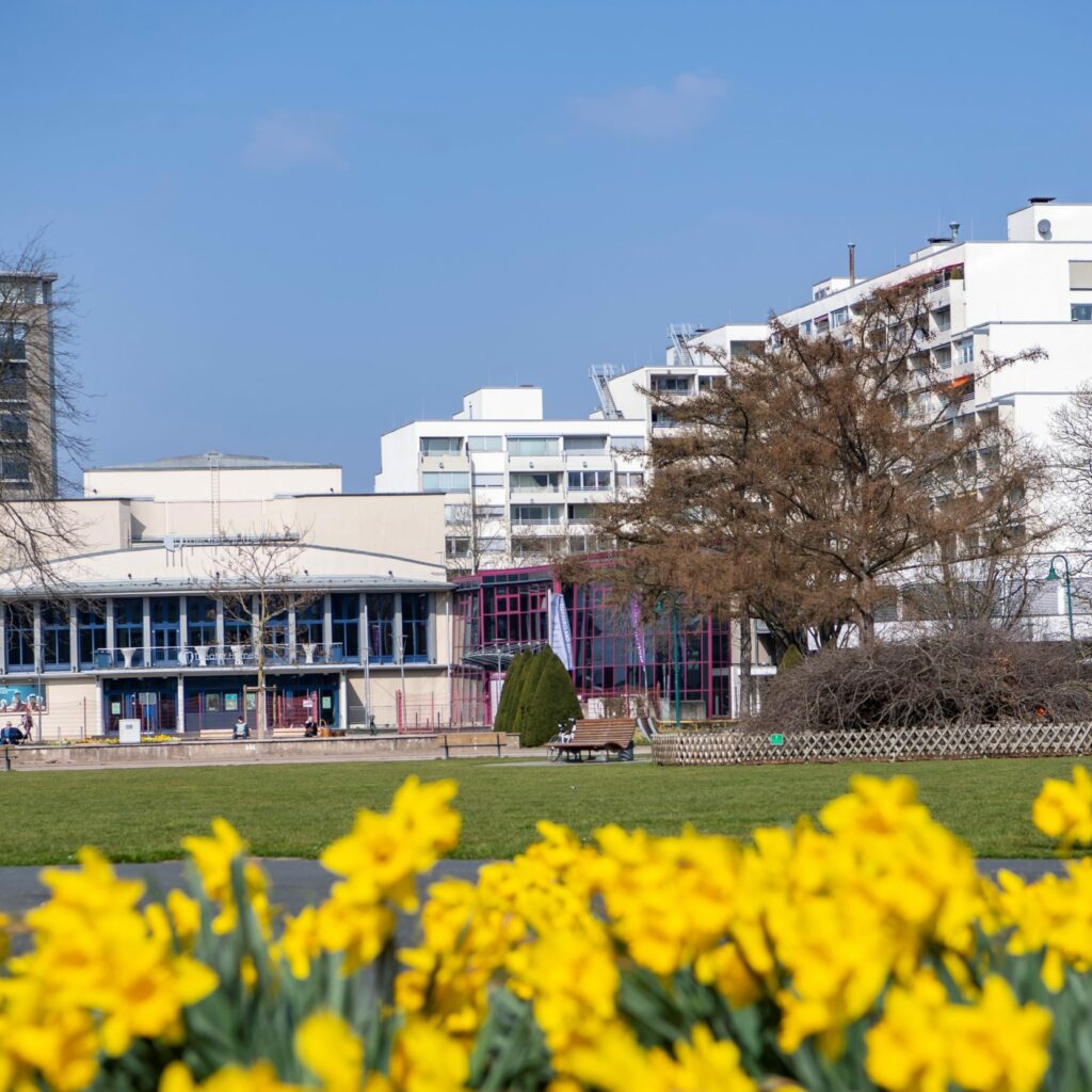 Korian_Hameln_Curanum_Weserbergland_Blick_Buergergarten