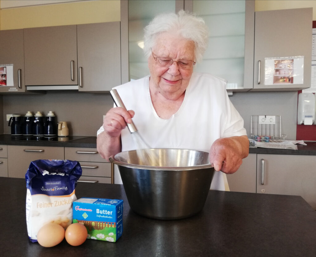 Frau Weilacher, Bewohnerin im Haus Rebental in Haßloch. 