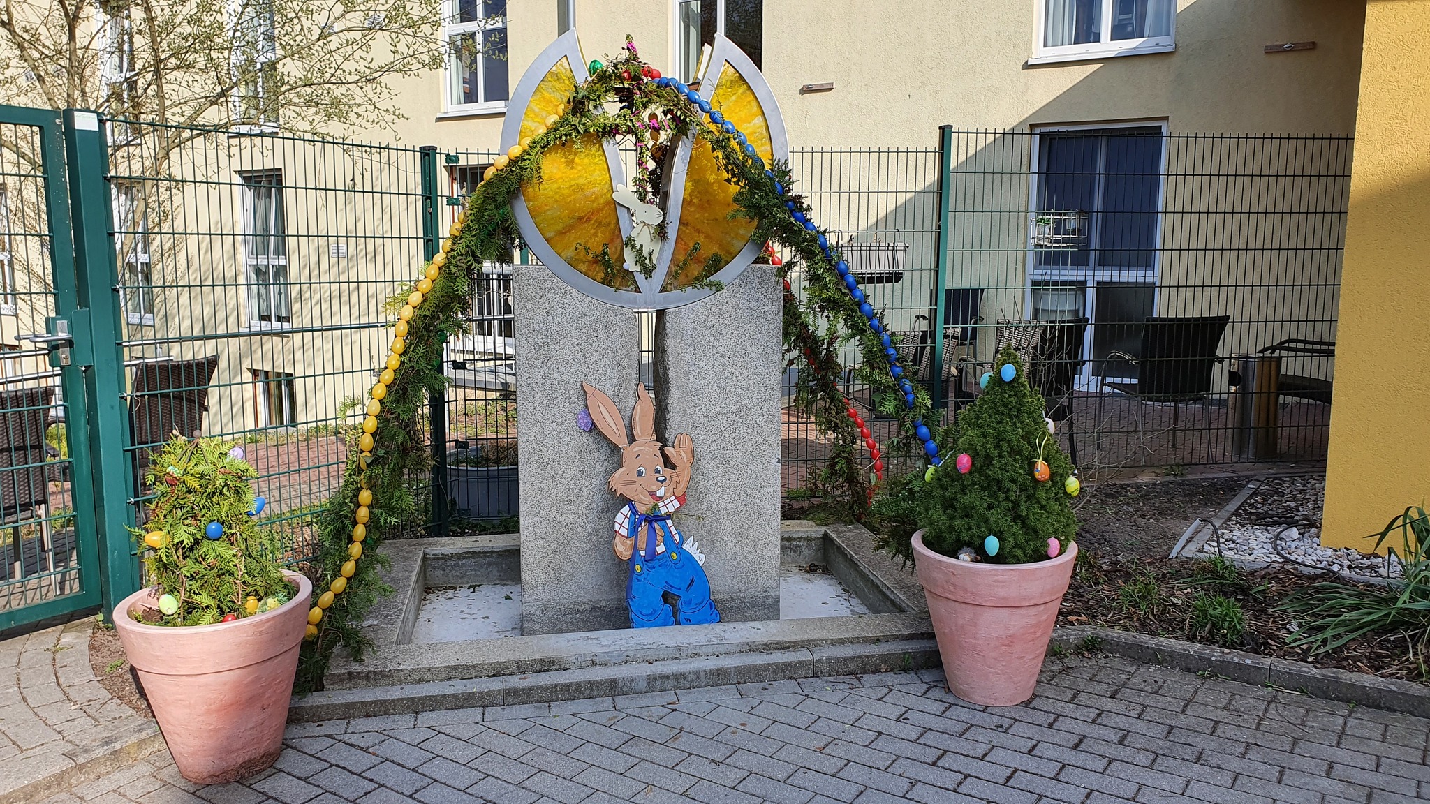 korian-ostern-phoenix-seniorenzentrum-haus-maxhuette-haidhof-osterbrunnen