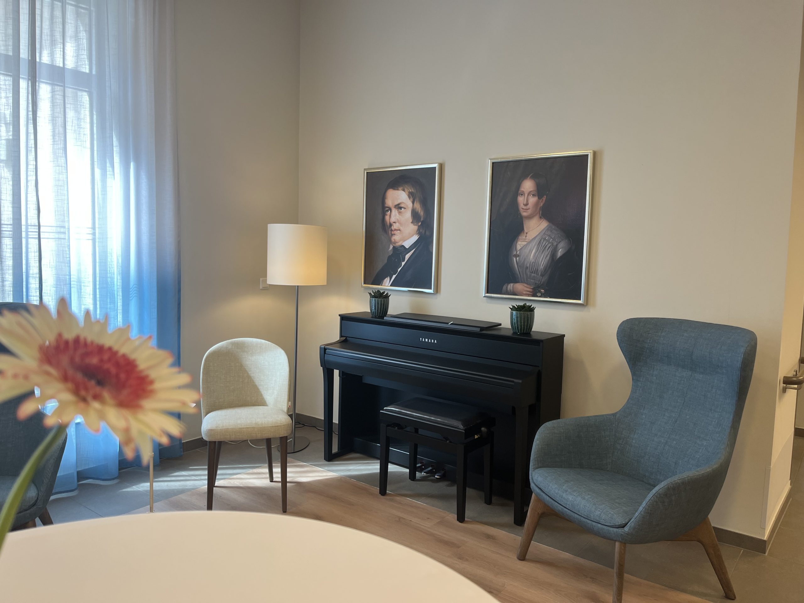 1109_Haus am Moritzbach_Zwickau_Klavier_Bilder_Sitzecke