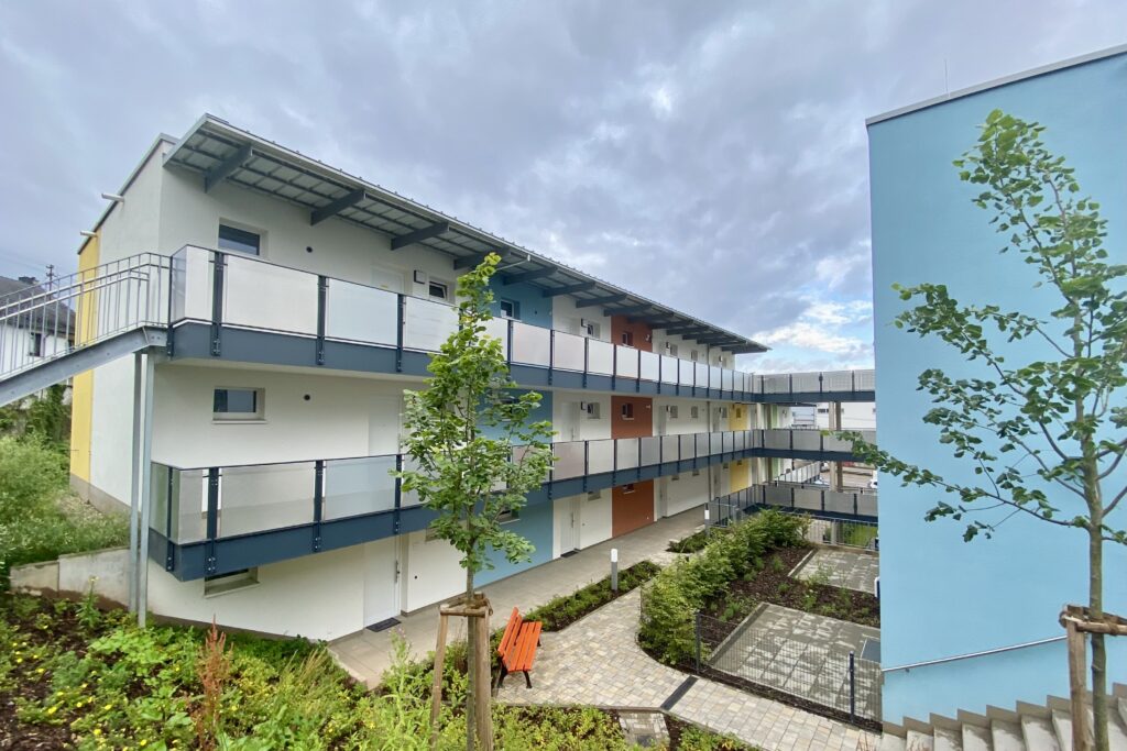 Pflegeheim am Carree Riegelsberg – moderne Fassade in der Talstraße 7 nahe Saarbrücken.