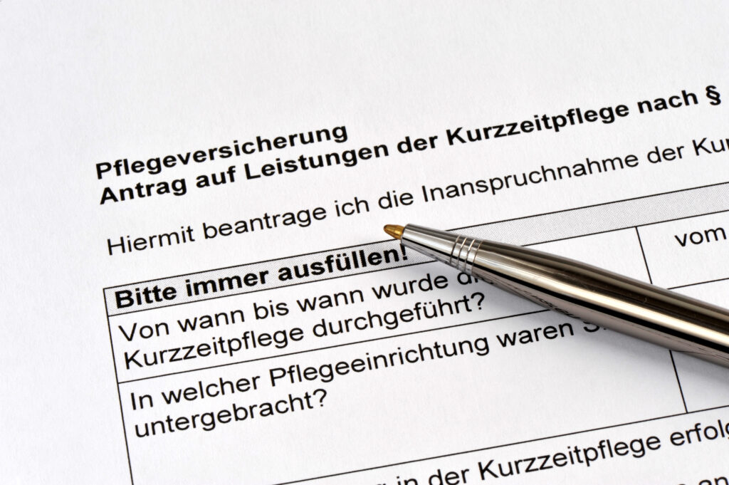 Kurzzeitpflege, Pflegeversicherung, Antrag, Pflegestufe, Altersheim, Pflege, Betreuung, Pflegeleistungen, Rentner, Alte Menschen, Senioren, Alter