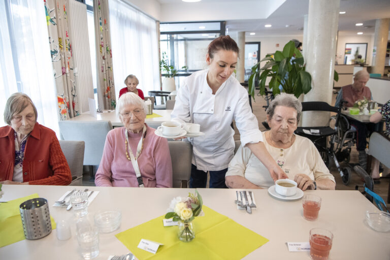 Zentrum Für Betreuung Und Pflege Jena Lobeda Modernes Seniorenheim in Jena-Lobeda - Korian