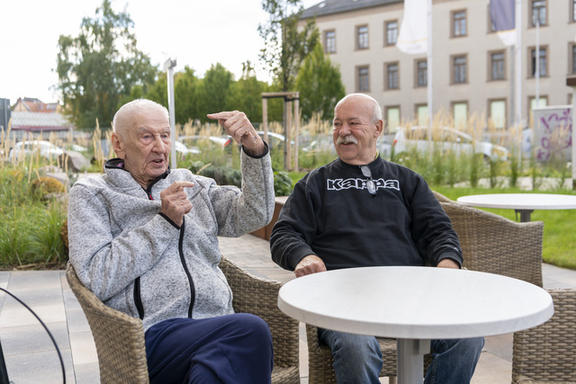 Eine Begegnung der Ehre: Erwin aus Zwickau schüttelt dem Bundespräsidenten die Hand