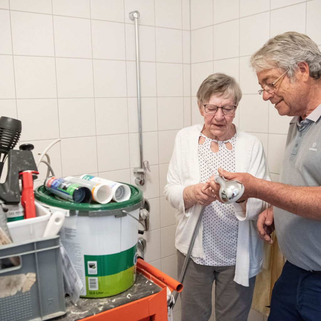 Pflege zu Hause: Haushaltsnahe Dienstleistungen steuerlich absetzen