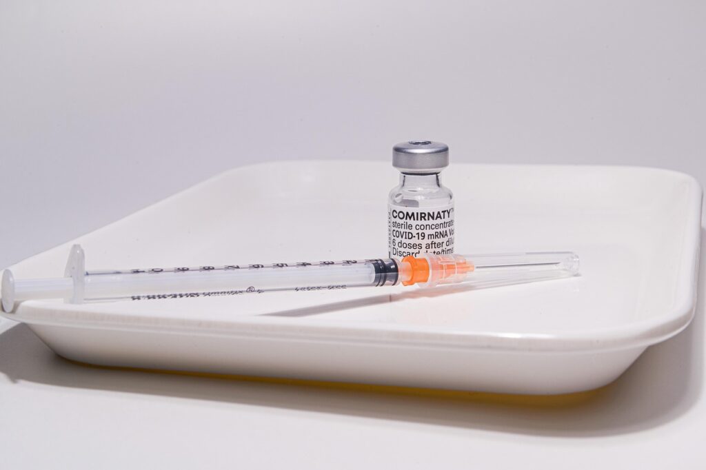 vaccination-6161939_1280