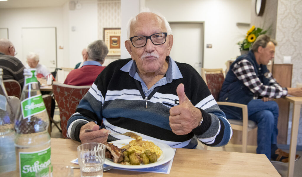 Steigende Zufriedenheit und hohe Weiterempfehlung. In der aktuellen CSatisfaction-Befragung bestätigen uns Bewohner:innen, Patient:innen und Angehörige ein sehr hohes Zufriedenheitsniveau.