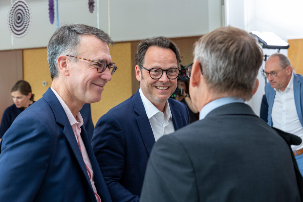 Korian_Pflege2030_Abschlussveranstaltung mit den Rednern Christian Gharieb (CEO Korian Deutschland GmbH9 und Rémi Boyer (Group Deputy CEO von Clariane)